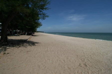Beachfront Hotel Cha Am, Cha Am, Thailand