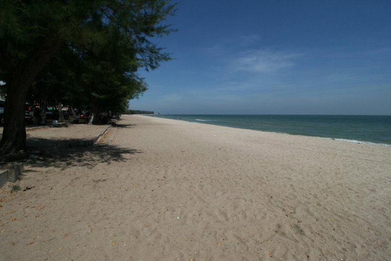 Beachfront Hotel Cha Am, Cha Am, Thailand