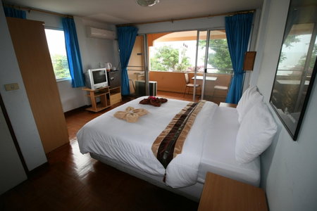 Beachfront Hotel Cha Am, Cha Am, Thailand