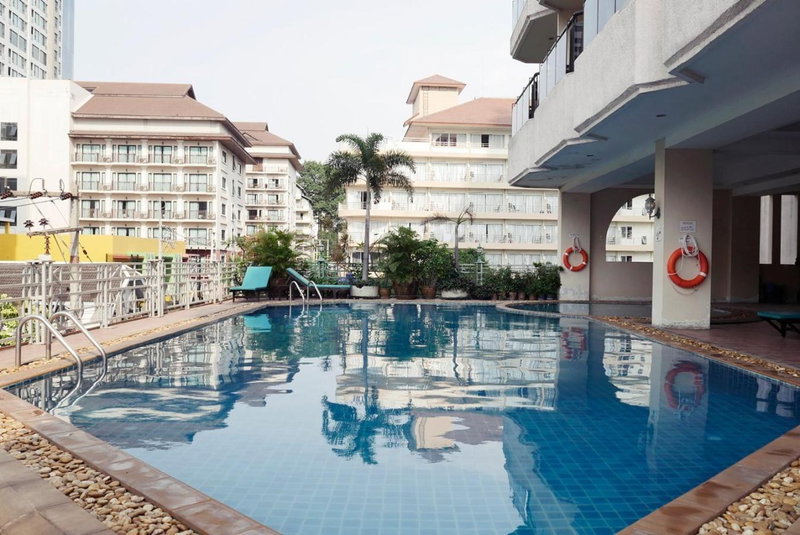 Mike Beach Resort, Pattaya Central, Thailand