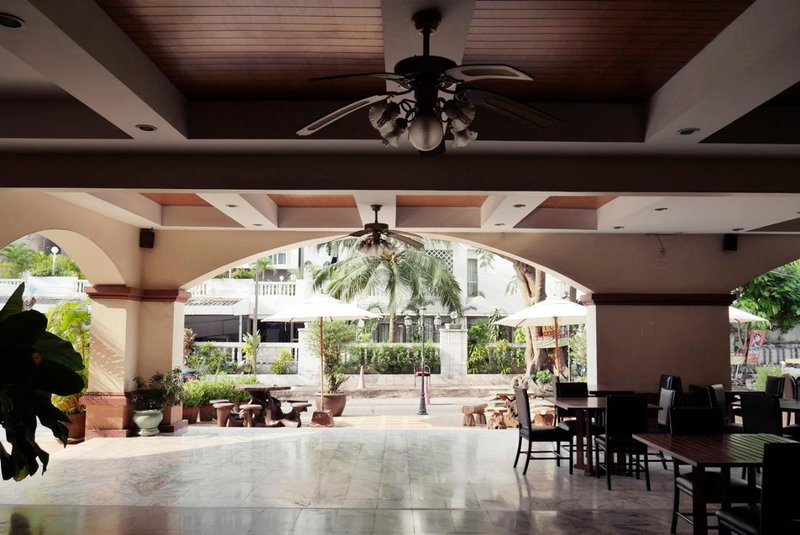 Mike Beach Resort, Pattaya Central, Thailand