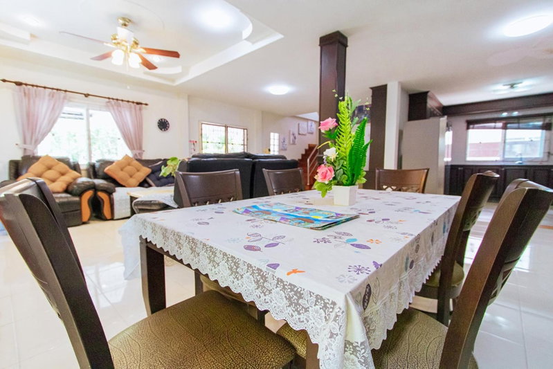PRIVATE RESIDENCE HOSTED by Sasithorn, Nong Prue, Thailand