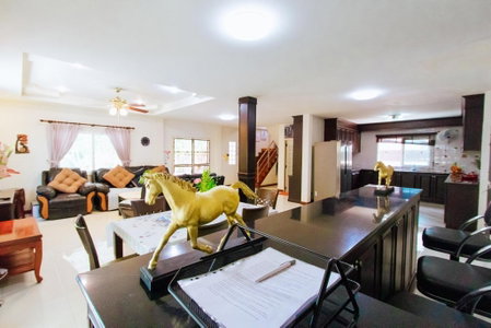 PRIVATE RESIDENCE HOSTED by Sasithorn, Nong Prue, Thailand