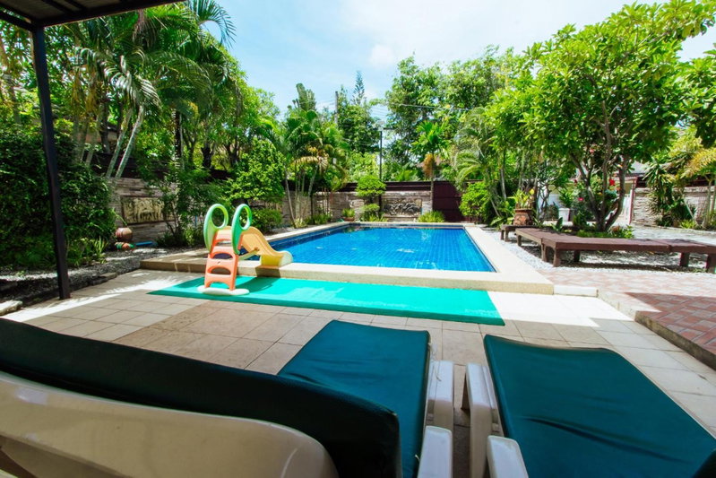 PRIVATE RESIDENCE HOSTED by Sasithorn, Nong Prue, Thailand