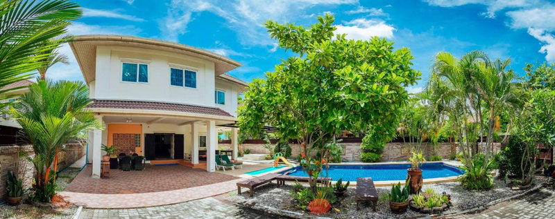 PRIVATE RESIDENCE HOSTED by Sasithorn, Nong Prue, Thailand
