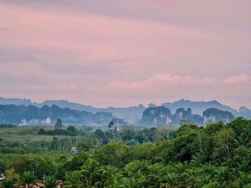Baan Phuvara Retreat - Romantic Jacuzzi Mountain View Villas, Ao Nang Beach, Thailand