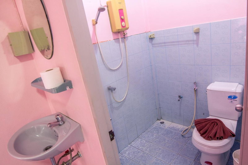 Pongphen Guesthouse, Kanchanaburi, Thailand