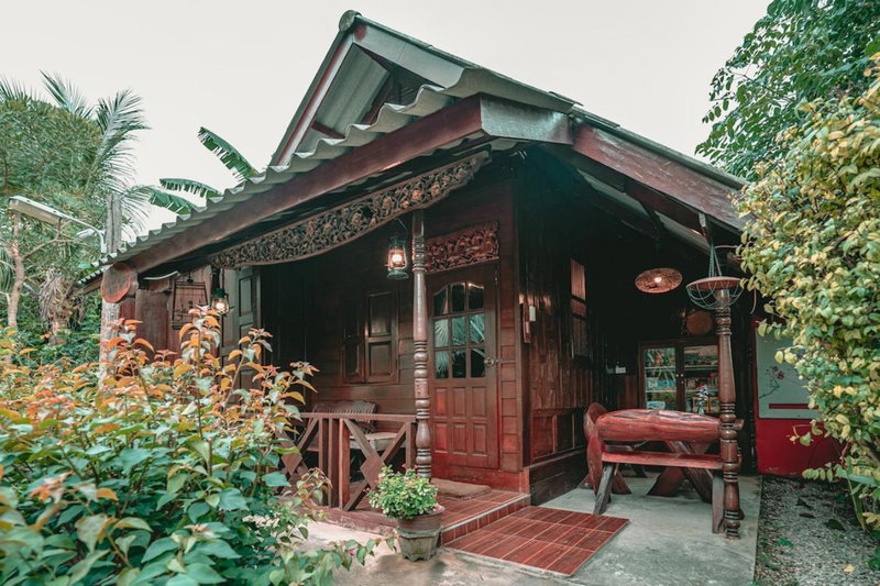 The Antique Riverside Resort, Ban Pong, Thailand