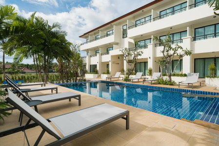 Hill Myna Holiday Park & Cafe, Bang Tao Beach, Thailand
