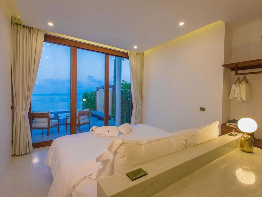White Whale Beachfront Pool Villa, Ban Bang Po, Thailand
