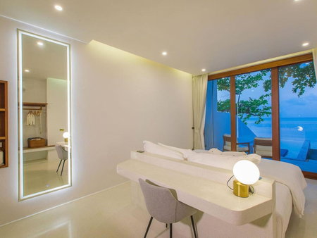 White Whale Beachfront Pool Villa, Ban Bang Po, Thailand