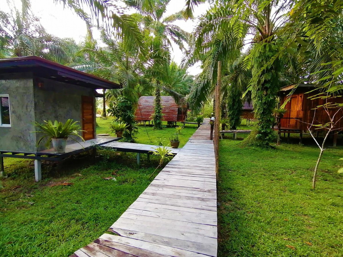 Hotel · Koom Kachanaan, Ban Nong Thale