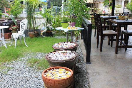 Eat n Sleep, Wichit, Thailand