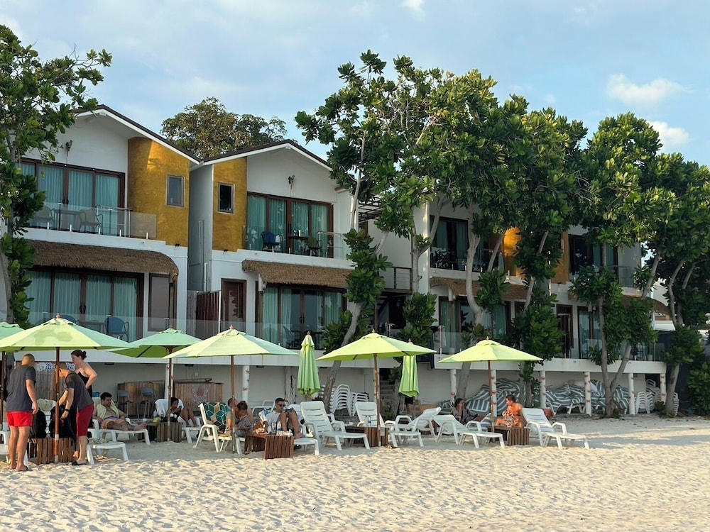 Diamond Beach Resort, Thailand