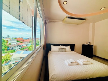 Ree Riverside hotel, Bangkok, Thailand