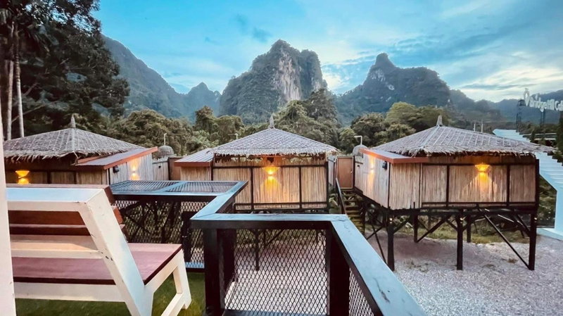 Bridge Hill Cafe Glamping, Phanom, Thailand