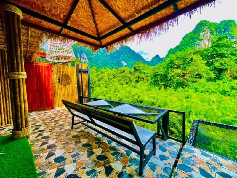 Bridge Hill Cafe Glamping, Phanom, Thailand
