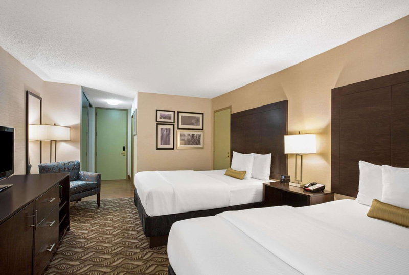 La Quinta by Wyndham Springfield, Springfield, United States