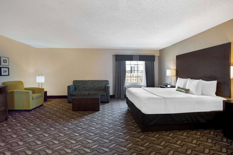 La Quinta by Wyndham Springfield, Springfield, United States