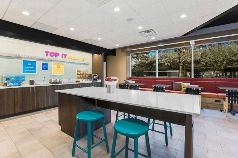 Tru By Hilton Dallas Market Center, Dallas, United States