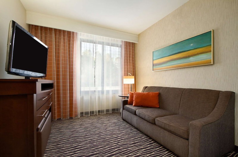 Embassy Suites by Hilton Fayetteville Fort Bragg, Fayetteville, United States