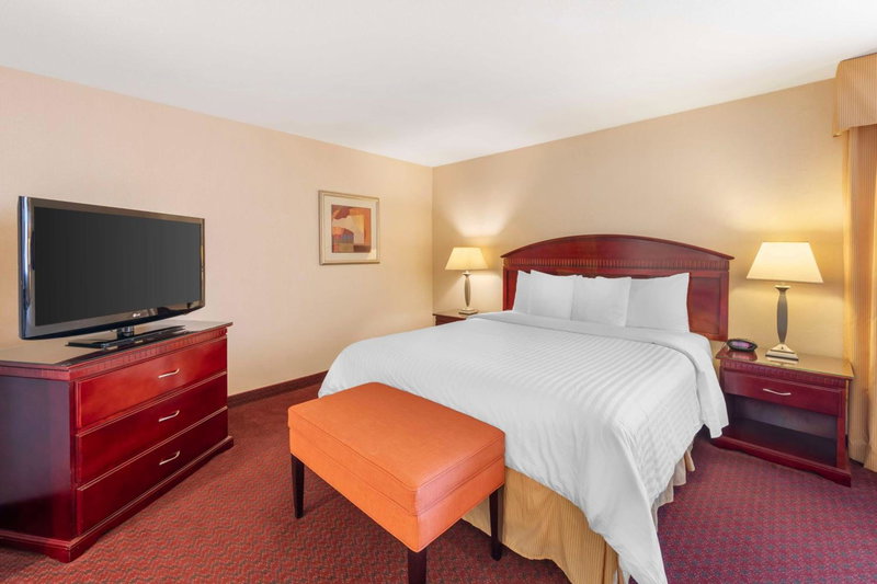 Best Western Plus West Covina Inn, West Covina, United States