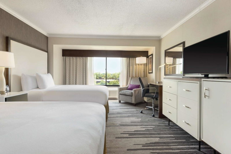 DoubleTree by Hilton Milwaukee/Brookfield, Brookfield, United States