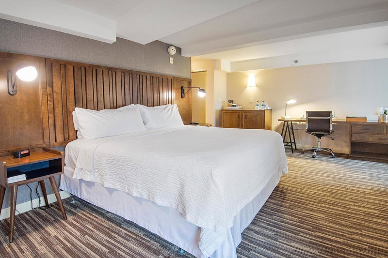 Best Western Premier Plainview-Long Island Hotel, Plainview, United States
