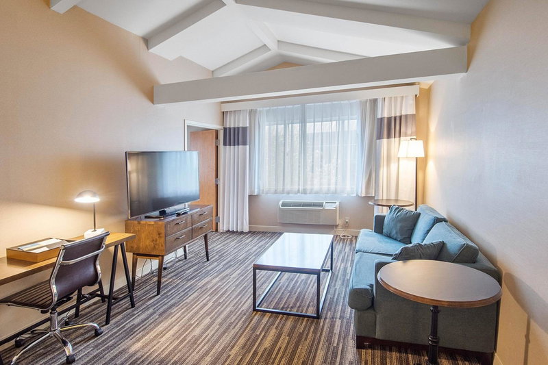Best Western Premier Plainview-Long Island Hotel, Plainview, United States