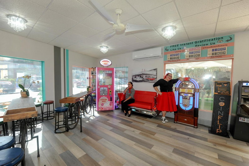 Plaza Beach Hotel - Beachfront Resort, St Pete Beach, United States