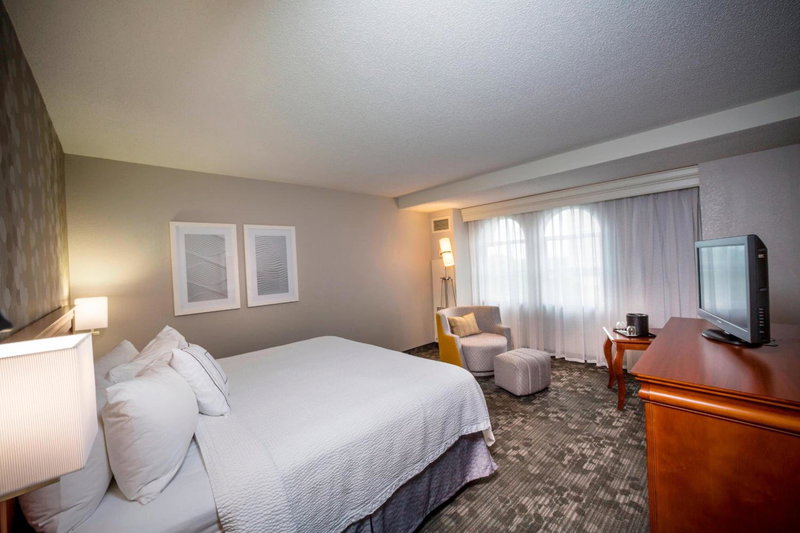 Courtyard by Marriott Norfolk Downtown, Norfolk, United States