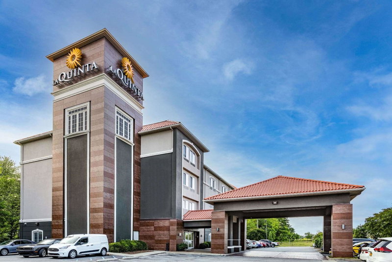 La Quinta Inn & Suites by Wyndham Norfolk, Norfolk, United States