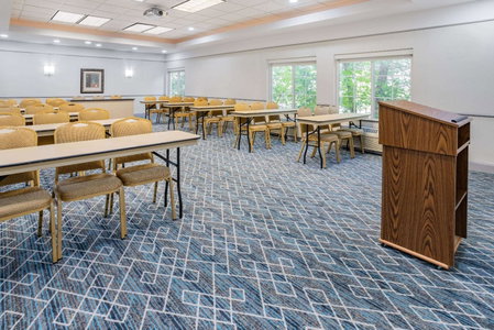 La Quinta Inn & Suites by Wyndham Norfolk, Norfolk, United States