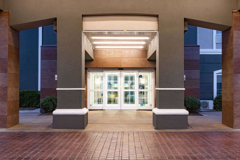 La Quinta Inn & Suites by Wyndham Norfolk, Norfolk, United States