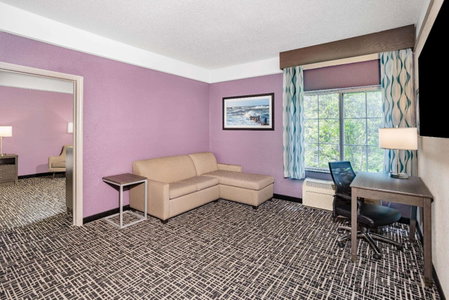 La Quinta Inn & Suites by Wyndham Norfolk, Norfolk, United States