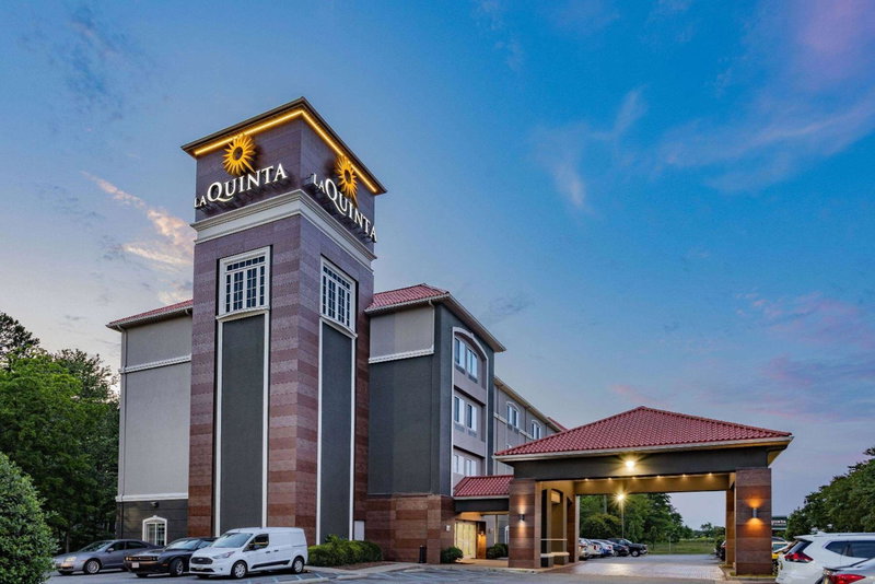 La Quinta Inn & Suites by Wyndham Norfolk, Norfolk, United States