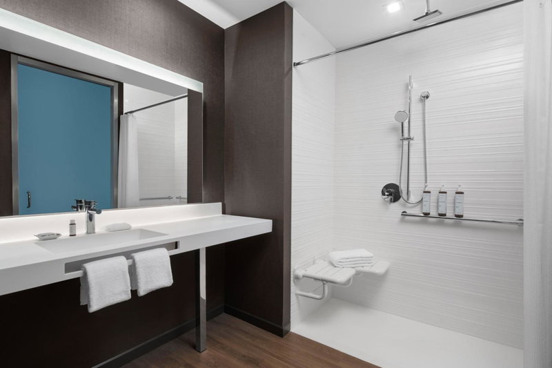 AC Hotel by Marriott Vancouver Waterfront, Vancouver, United States