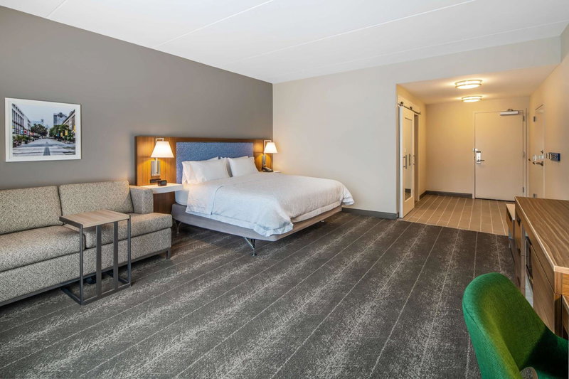 Hampton Inn & Suites Raleigh Midtown, NC, Raleigh, United States