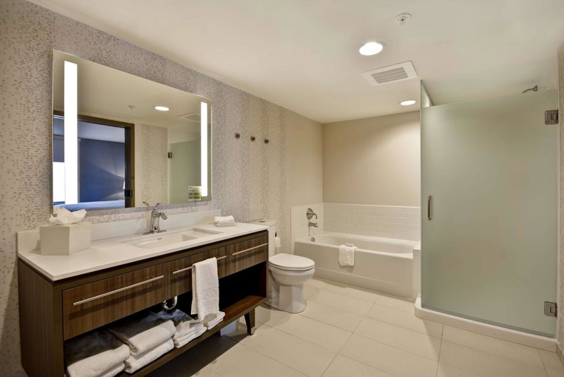 Home2 Suites by Hilton Kansas City KU Medical Center, Kansas City, United States