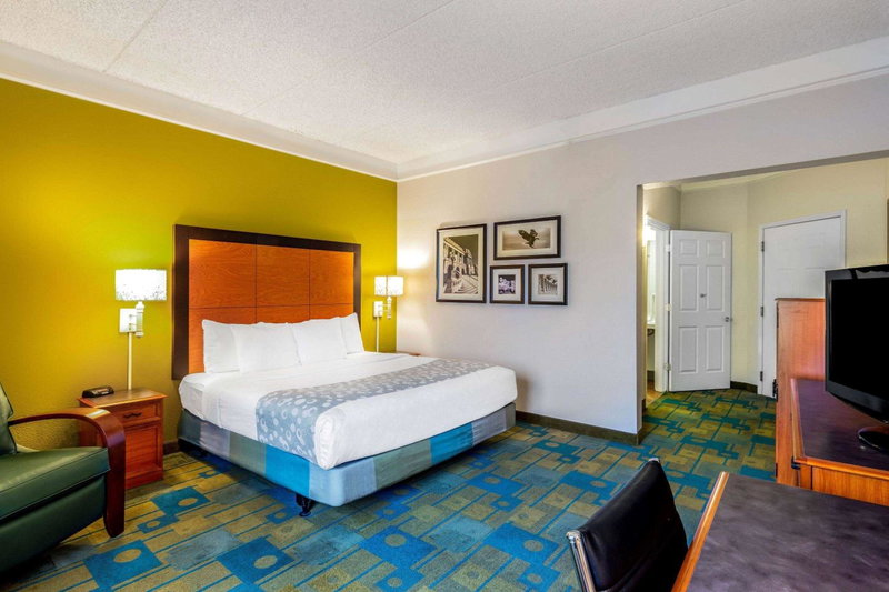 La Quinta Inn & Suites by Wyndham Fremont Silicon Valley, Fremont, United States