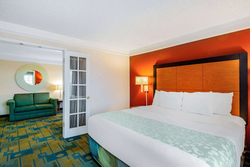 La Quinta Inn & Suites by Wyndham Fremont Silicon Valley, Fremont, United States