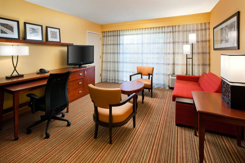 Courtyard by Marriott San Diego Sorrento Valley, Sorrento, United States