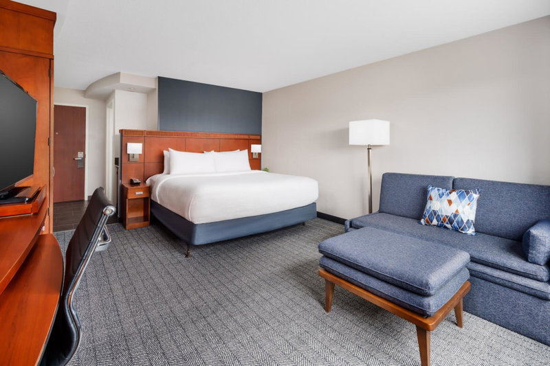 Courtyard by Marriott Manchester-Boston Regional Airport, Manchester, United States