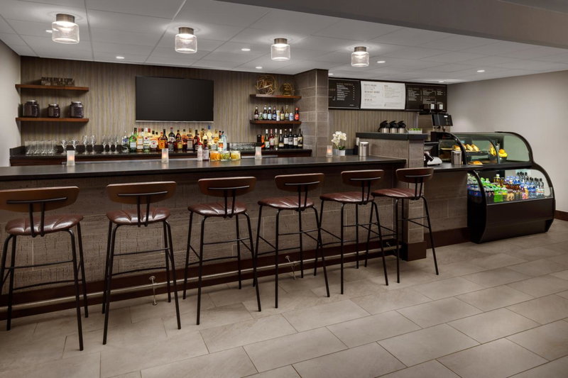 Courtyard by Marriott Manchester-Boston Regional Airport, Manchester, United States