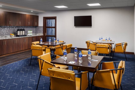 Courtyard by Marriott Manchester-Boston Regional Airport, Manchester, United States