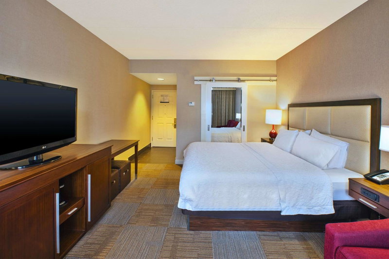 Hampton Inn & Suites Providence-Warwick Airport, Warwick, United States