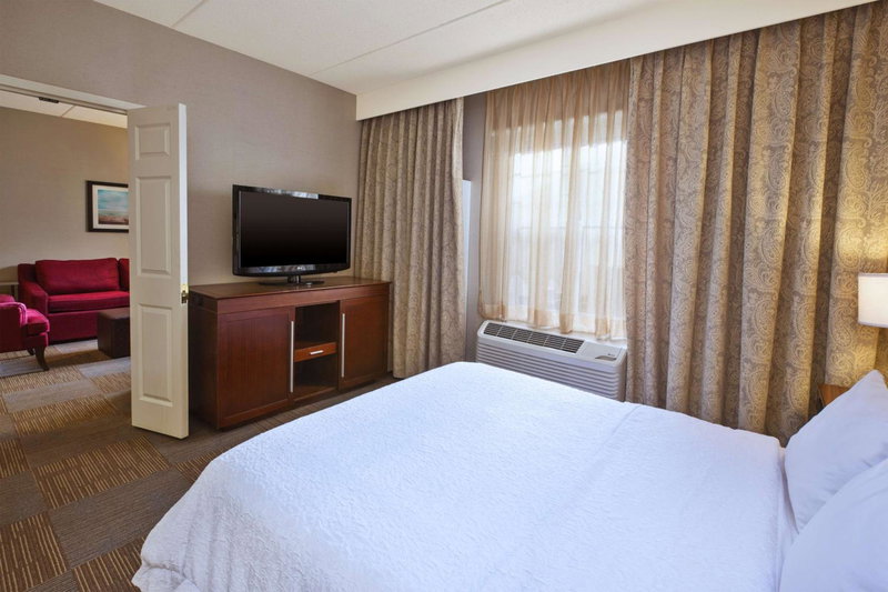 Hampton Inn & Suites Providence-Warwick Airport, Warwick, United States