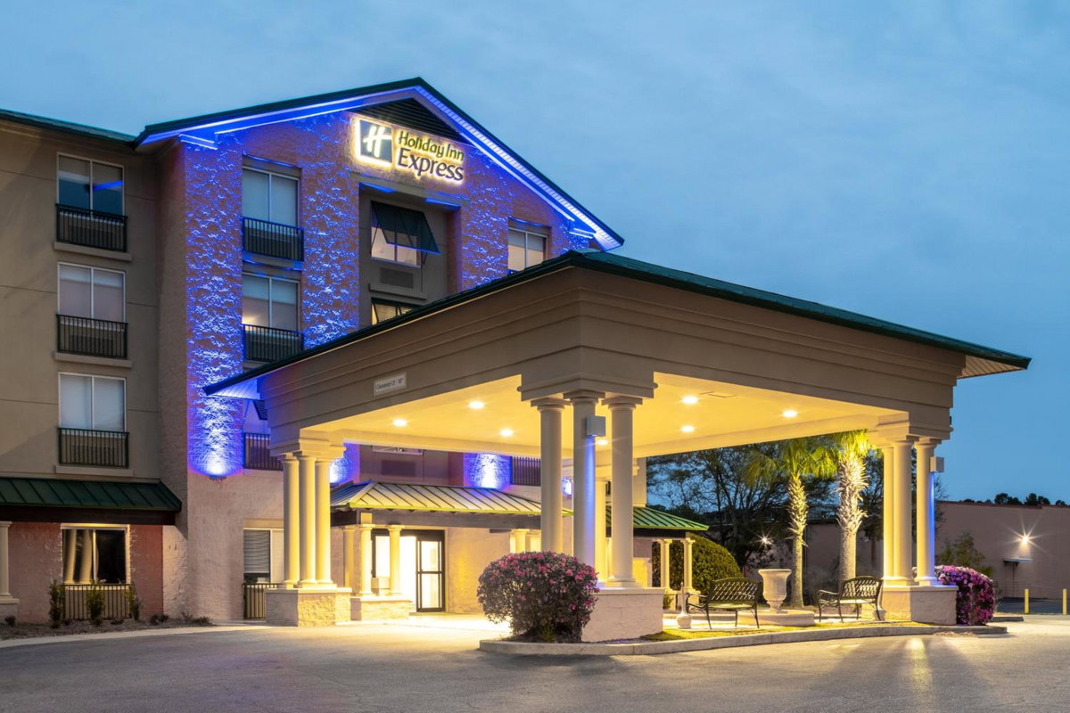 Hotel · Holiday Inn Express Hotel & Suites Bluffton at Hilton Head Area by IHG, Bluffton