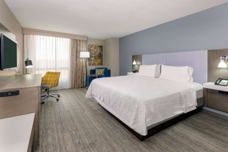 Hampton Inn & Suites Country Club Plaza, Kansas City, United States