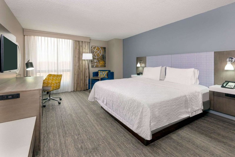 Hampton Inn & Suites Country Club Plaza, Kansas City, United States
